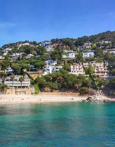 holiday rental villas and apartments in the Costa Brava